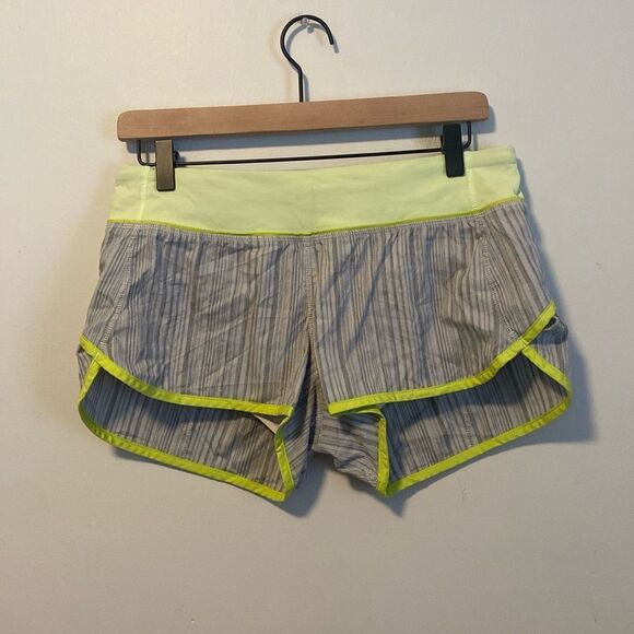 Lululemon Gray & Green Run Speed Short Size 6 - Picture 1 of 10